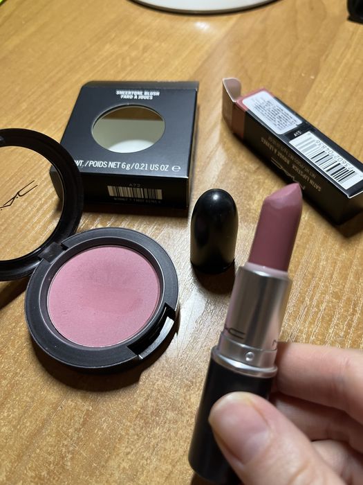 Продам комплекты косметики MAC, Loreal, Catrice, Ninelle (см. фото)