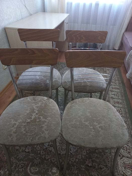 Продам стулья 4 штуки