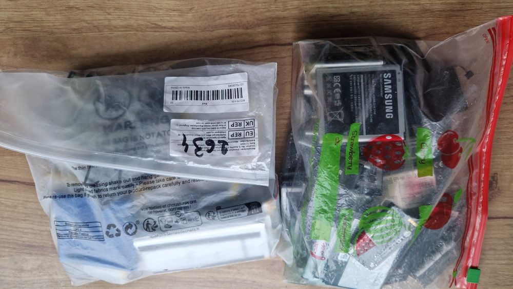 Placi telefoane  laptop aur argint