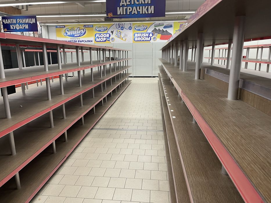 Стелажи за Магазин