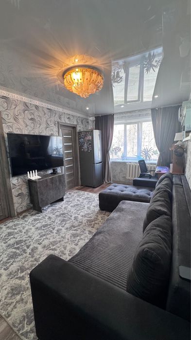 Продам четырехкомнатую квартиру