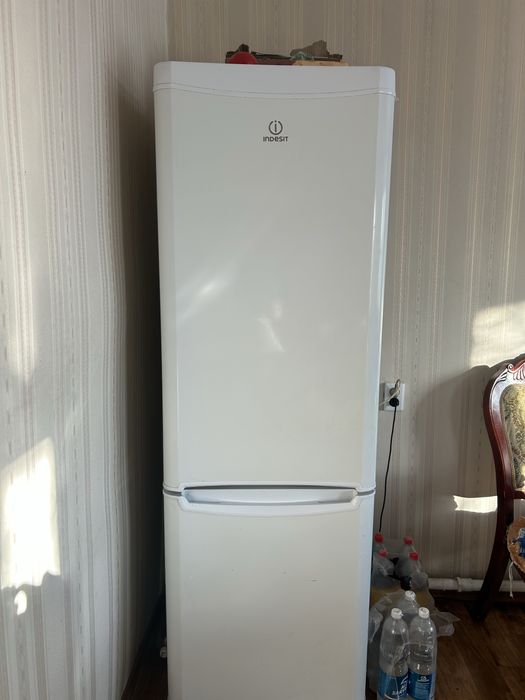 Холодильник Inesit бу в хорошем состоянии