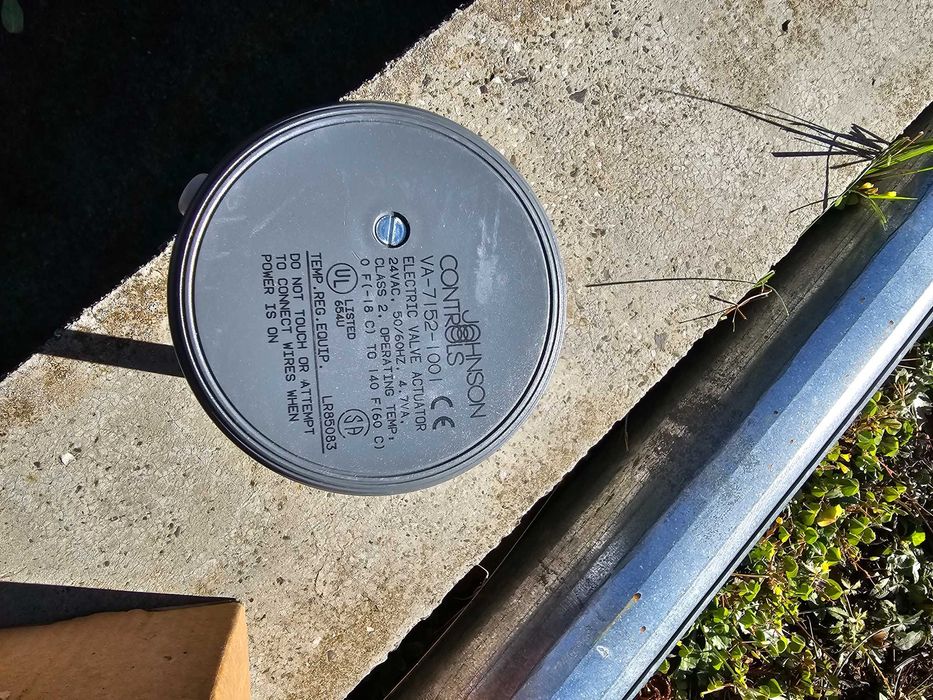 Продавам Електрически задвижващ клапан Johnson Controls VA-7152-1001