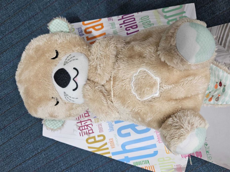 Чисто НОВА Дишаща плюшена играчка Chipolino с музика и светлина, видра