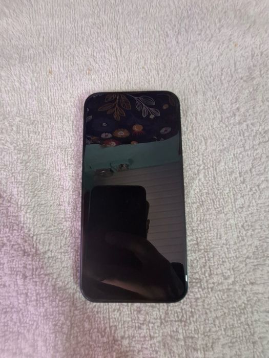 Vand Iphone 13 midnight