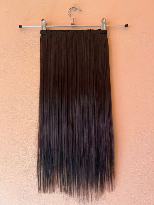 Екстеншън на треса 100 грама 
Дължина 60 см.  Ширина 25 см. с 5 щипки