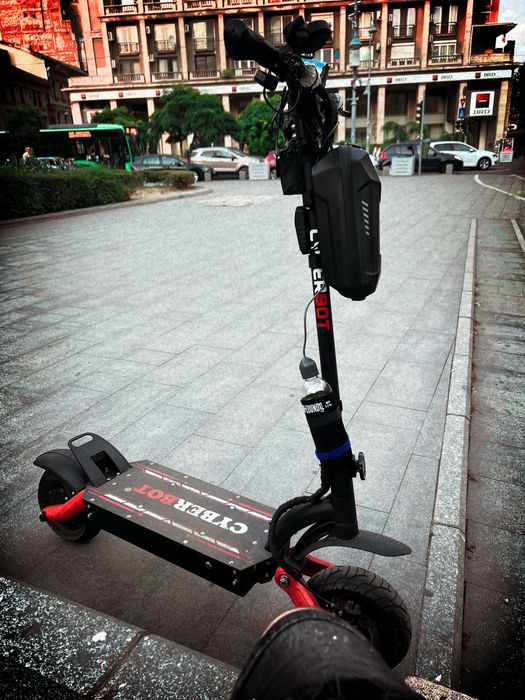 Trotineta electrica SPEEDXMAN Cyberbot GOLF, Viteza 65 Km/h, Autonomie 70Km, Motor 2 x 1000W, Frane hidraulice, baterie 52V/23Ah