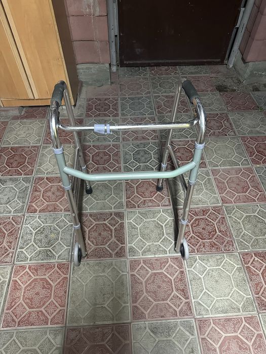 Ходунок для взрослых