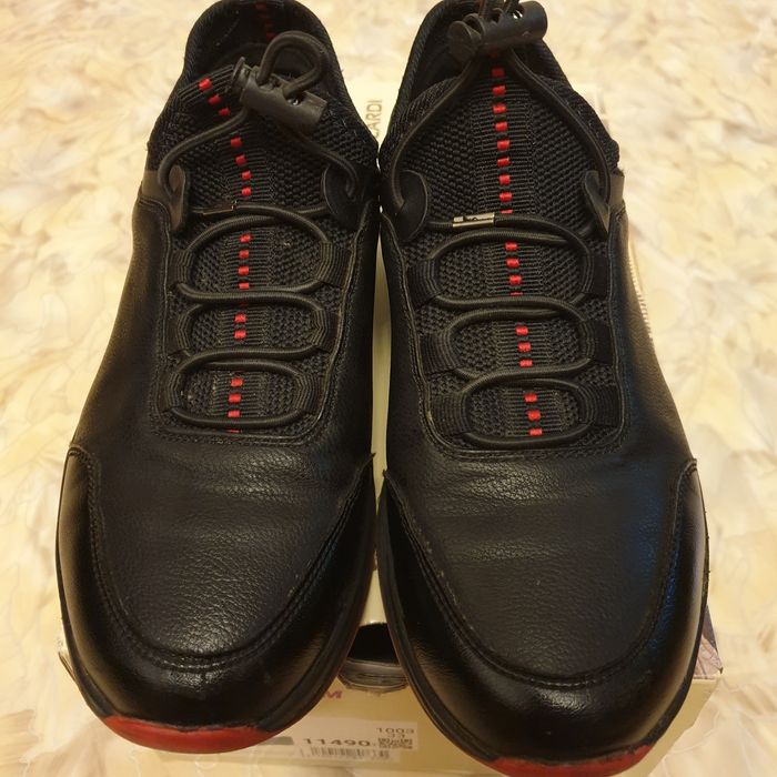 Кроссовки в школу