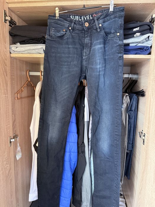 Мъжки дънки.