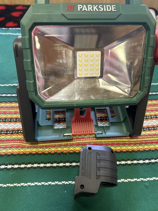 Акумулаторна работна лампа parkside