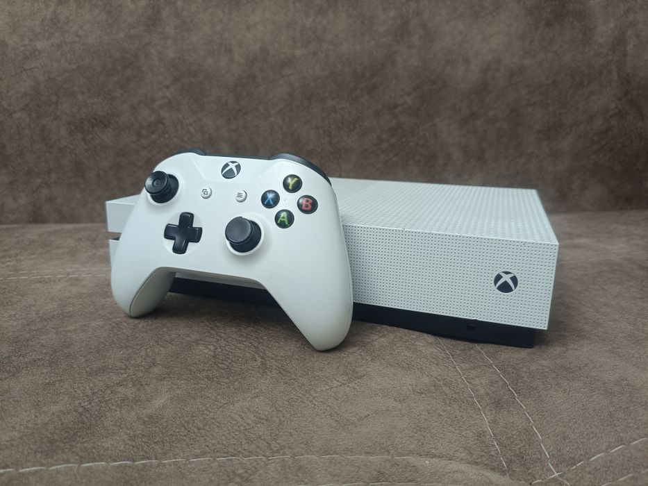 Продам Xbox one s