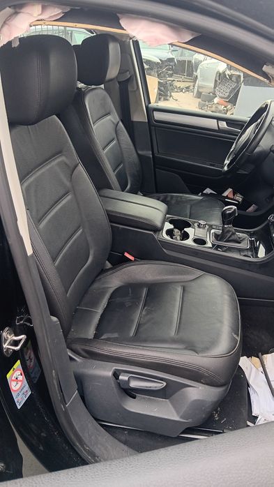 VW Touareg 3.0 TDI V6,CRC ,245 к.с. , автоматик,60 броя на части