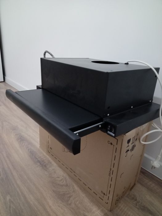 Продаётся вытяжка качественная российская на 50 см ширина.