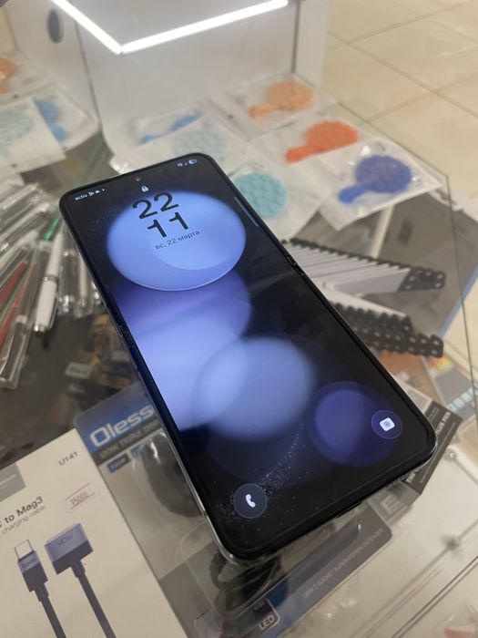 Samsung Galaxy z flip 5 256g