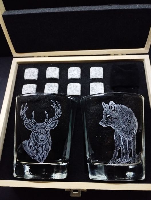 Комплект за уиски, ръчно гравирани чаши подходящ подарък за мъж