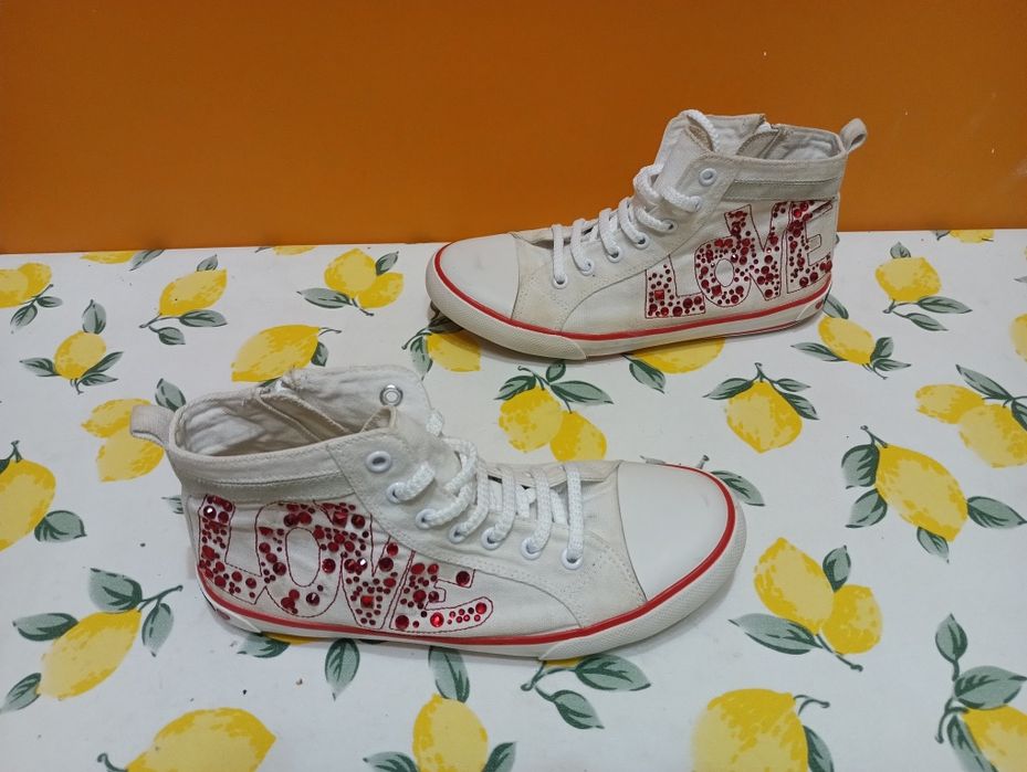 Moschino Love N 37 - 48 лв