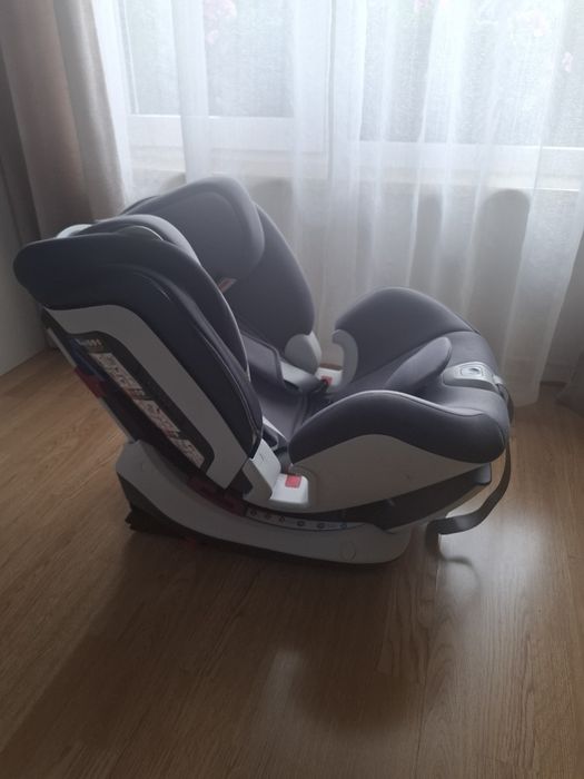 Scaun auto Chicco cu isofix