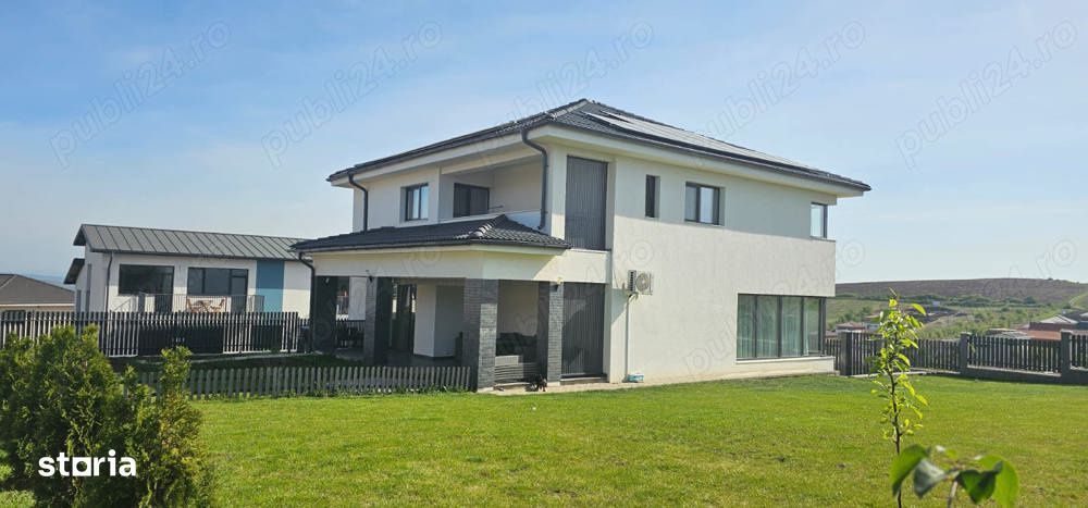 Casa complet mobilata si utilata, independenta energetic Dezmir