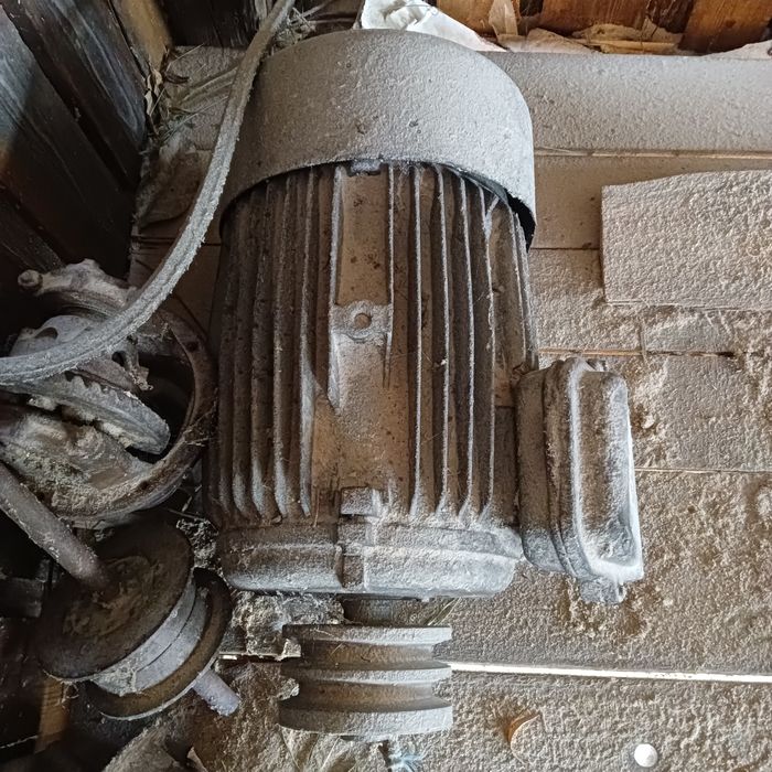 Vând tot ce este an anunț