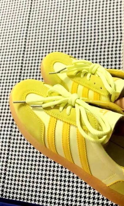 продаю кроссовки