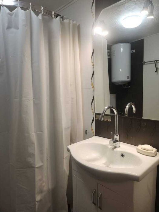 Дава се под наем Двустаен апартамент в Бургас, Център - 70 кв.м за 504.9 € - Снимка #4