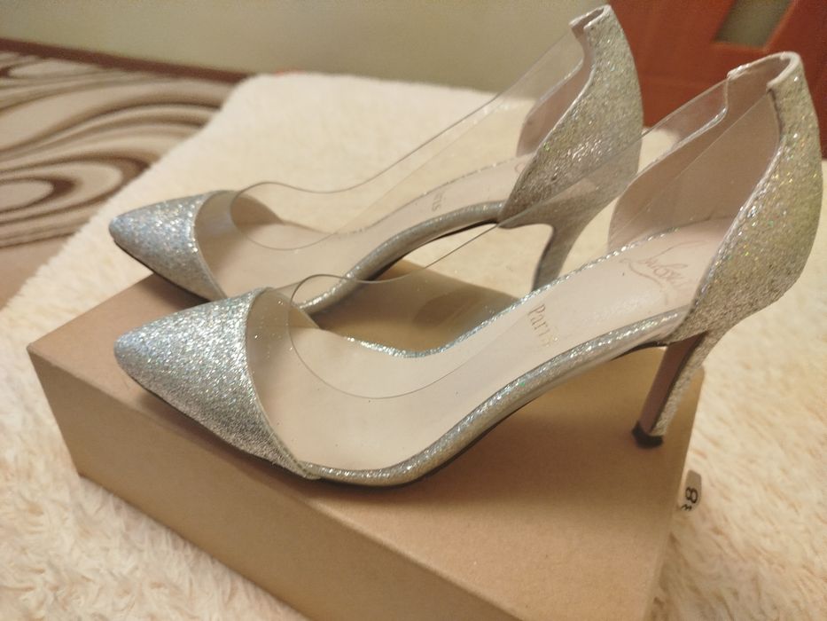 Нарядные туфли, продам