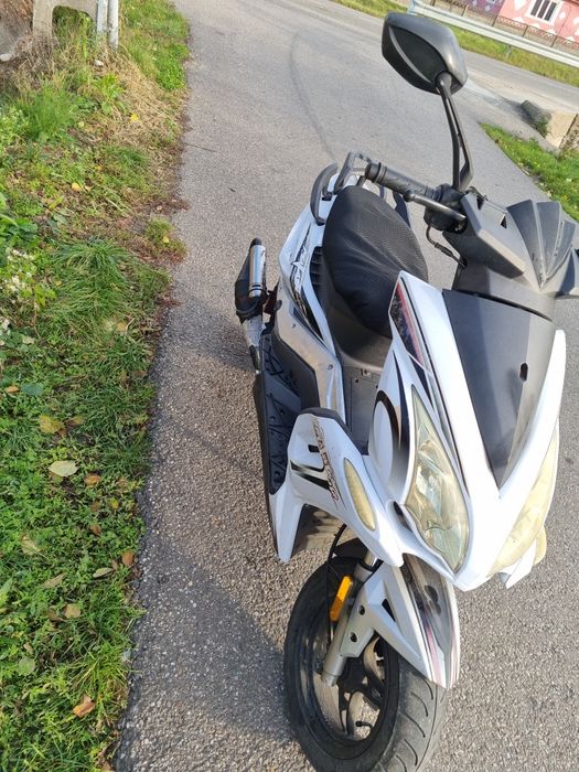 Vând scuter 49 cm