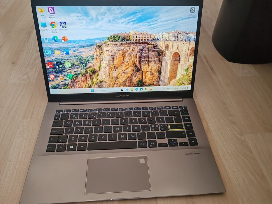 Asus VivoBook Rizen 5
