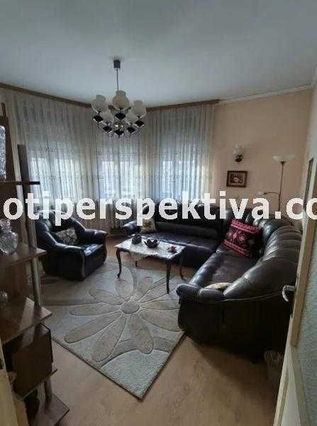 Продава се Етаж от къща в Пловдив, Център - 74 кв.м за 1280 €/кв.м - Снимка #2
