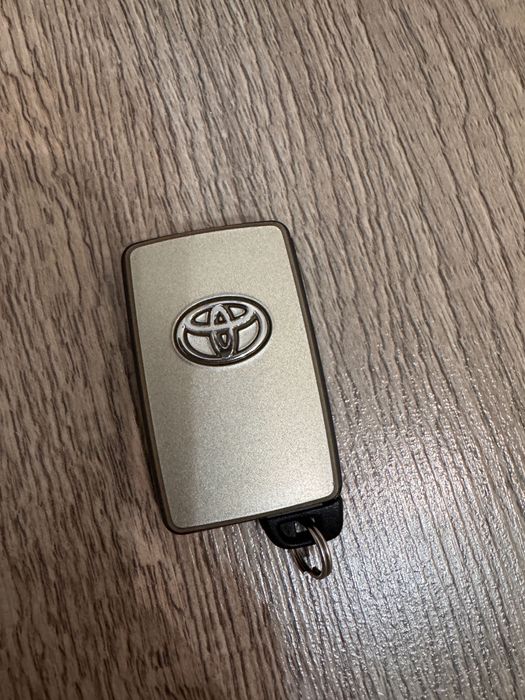 Смарт ключ !  Toyota  Estima Alphard Valfayer