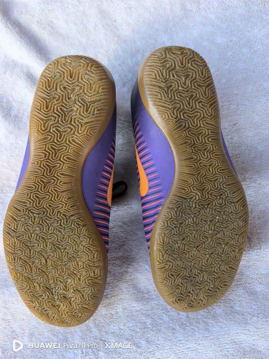 Детски футболни обувки nike за зала номер 32 стелка 20см