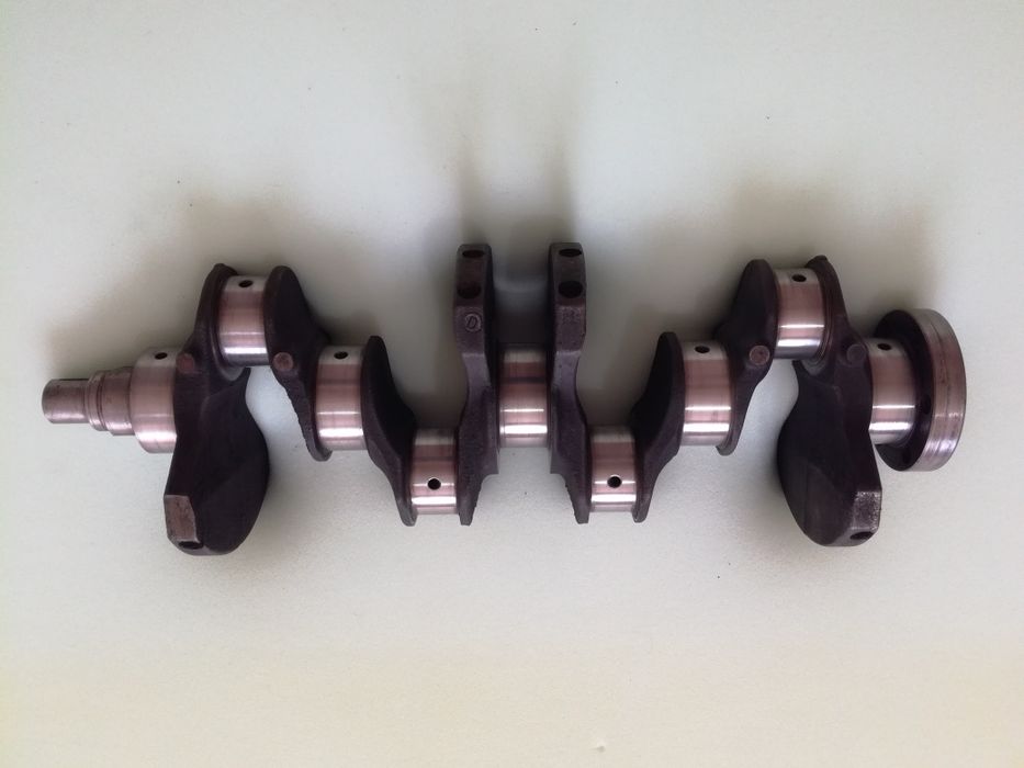 Коленвал Мазда 626 2,0л