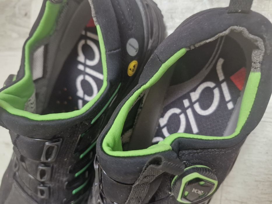 Incaltari cu bombeu de lucru noi