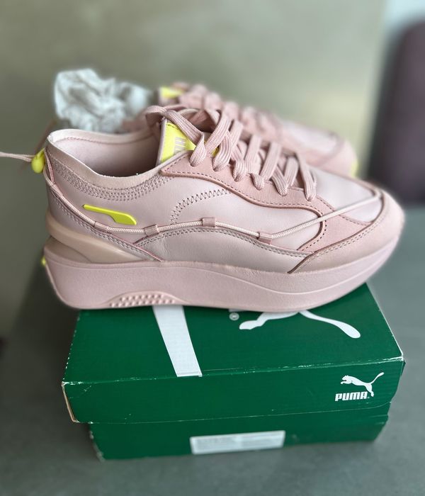Дамски спортни обувки Puma