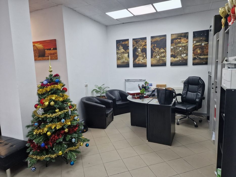 Spațiu comercial, cabinet ,,office ,etc. Gorjului Se poate și închiria și 1/2  cu 500e Propietar!