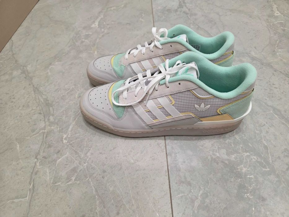 Кроссовки Adidas