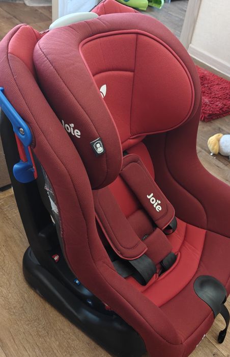 Продается детское автокресло Joie steadi