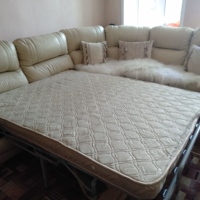 Продам новый диван из натуральной кожи. . ДЁШЕВО!!!