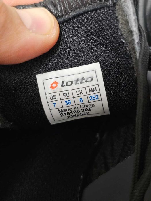 Ghete fotbal copii Lotto Stadio 300 II FG - Negre - sintetic si iarba