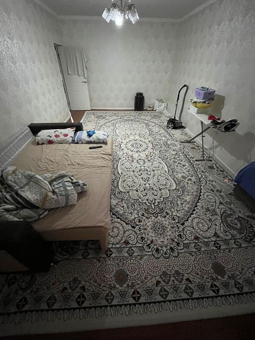 Ковёр б/у в отличном состоянии