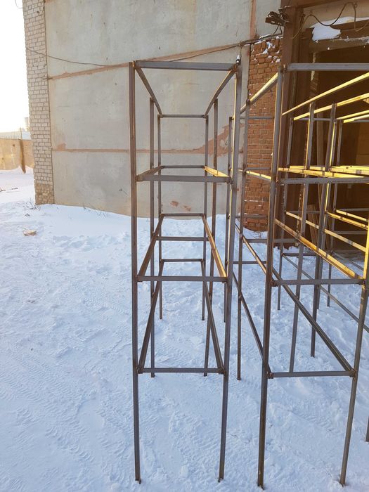 стеллажи,витрины, полки лофт