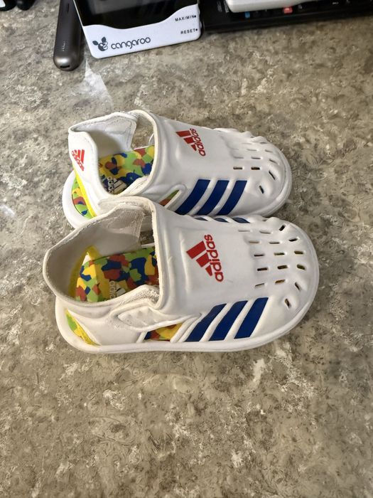 Сандали адидас.