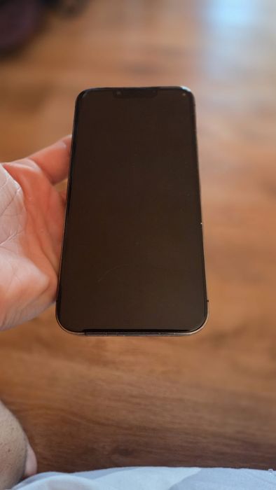 Vând iphone 13 pro