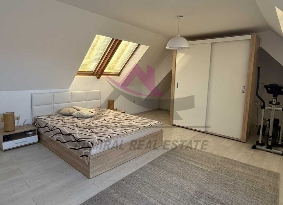 Дава се под наем Двустаен апартамент в Варна, Център - 86 кв.м за 598.23 € - Снимка #2