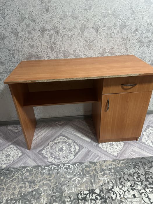 Учебный стол для школьника