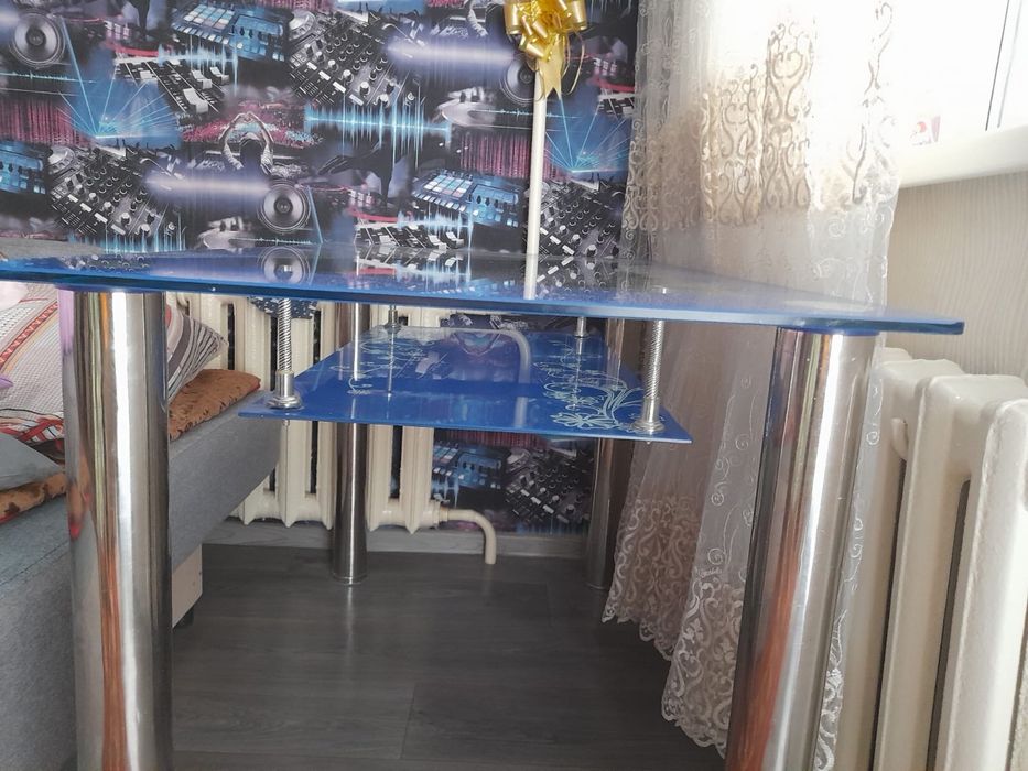 Продам стол 120на 70