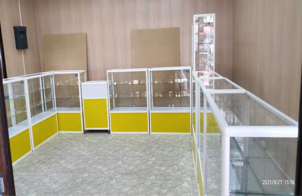 Стекляные витрины и прилавки для аптеки, магазинов, островки