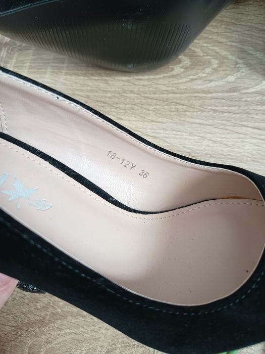 Pantofi mărimea 36