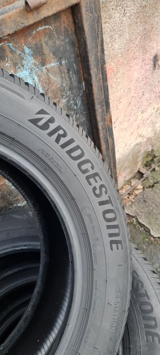 2 Anvelope Bridgestone 215 65 R17 M + S. Dot 2022